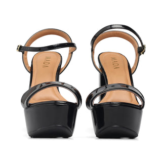 Sandalia ANASTASIA con acabado acharolado