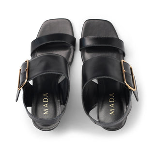 Tacón de piel CIDER con tira ancha detalle de hebilla