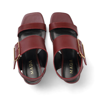 Tacón de piel CIDER con tira ancha detalle de hebilla