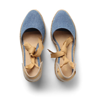 Alpargata de gamuza HELIA con listón y cuello redondo