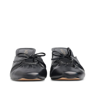 Zapatilla destalonada YARi con apertura y moño decorativo