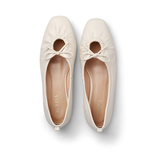 Balerina CARAMEL con apertura y moño decorativo