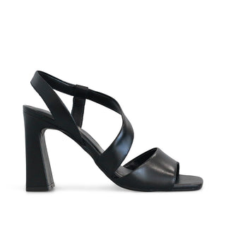 SANDALIA DE PIEL CARIBE CON CINTA SOBRE EL EMPEINE