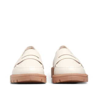 Mocasín DANNI con detalle de antifaz en el empeine acabado mate