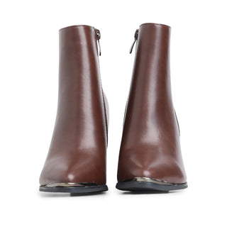 Botín de tacón FEMME con puntera metálica