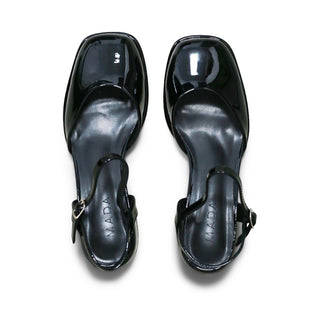 ZAPATILLA GLOSS TACÓN CUADRADO