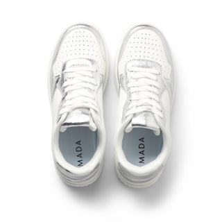 Tenis VANCOUVER con detalles metálicos